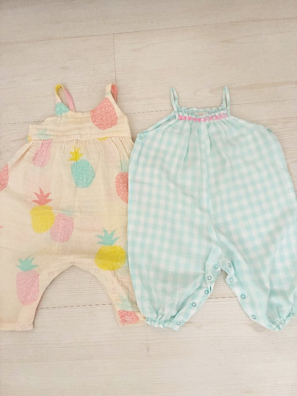 Angel Dear Pineapple Linen Design and EverBloom Mint Green Rompers Size 6-12 M